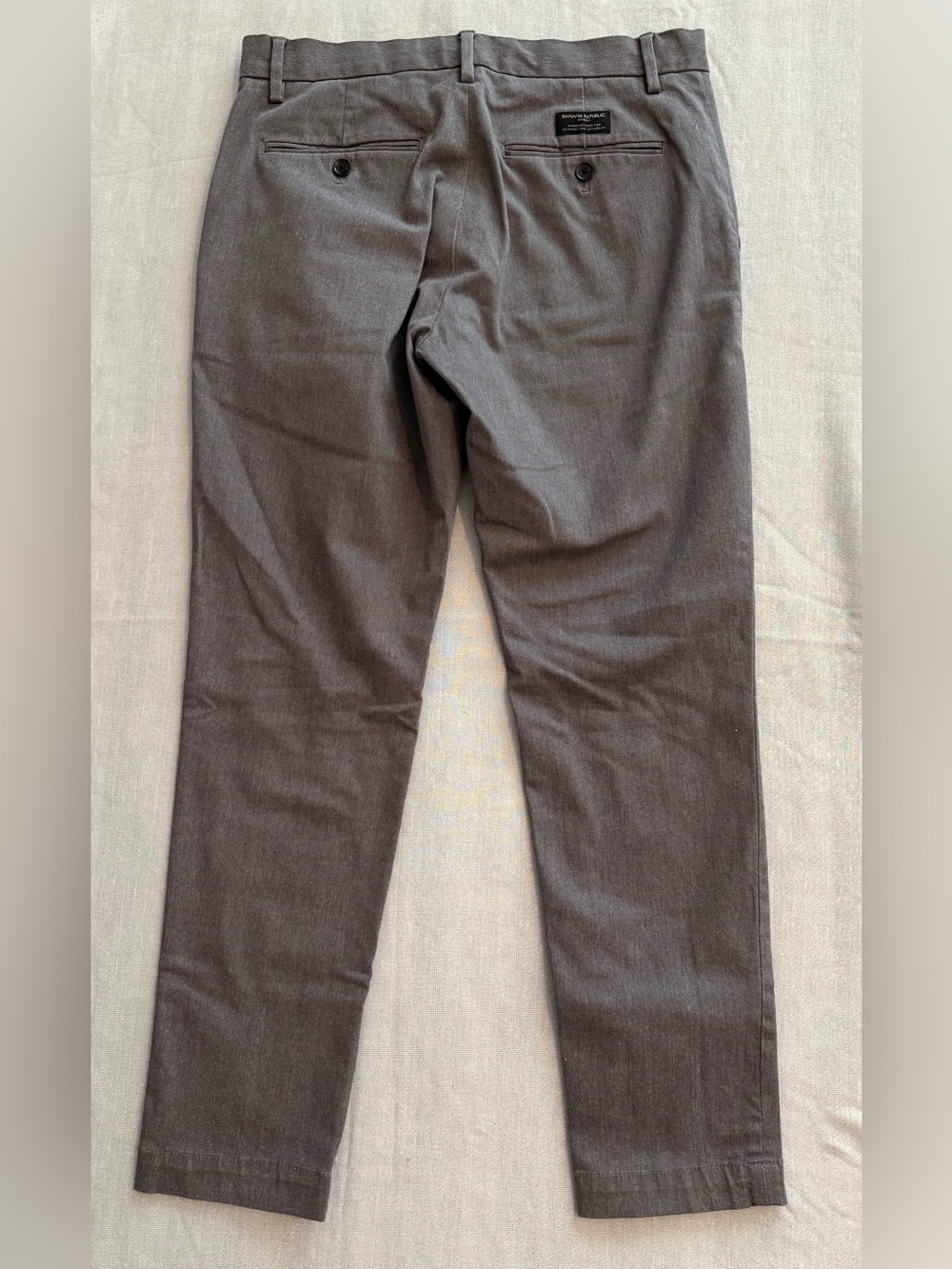 Banana Republic Men's Charcoal Mason Athletic Tapered Fit Chino Pants - Picture 2 of 10
